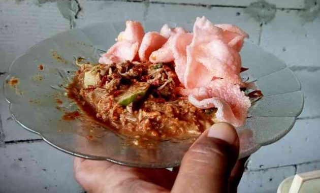 Kuliner Lebaran: Menjelajahi Rasa Gado-gado vs. Pecel