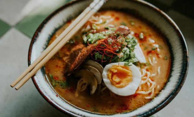 8 Hidangan Lebaran yang Bisa Jadi Teman Ideal Mi Rebus Anda