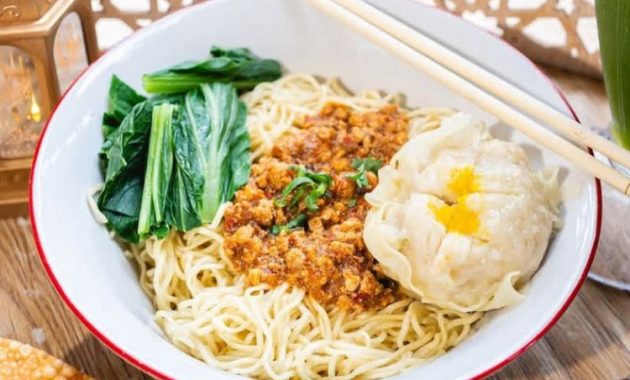 Ingin Nikmati Mie Ayam? Cek 3 Rekomendasi Terbaik di Tebet Yang Wajib Kamu Cobain