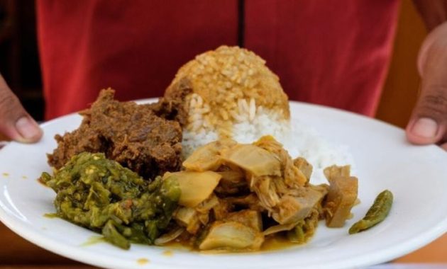 6 Rekomendasi Rumah Makan Padang Paling Enak dan Istimewa di Surabaya, Siap-Siap Lidah Berdansa!