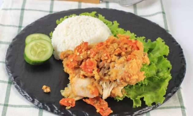 Pedas Mantap! 8 Pilihan Ayam Geprek Istimewa di Surabaya dengan Harga Bersahabat