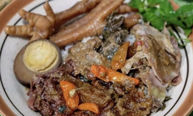 Gudeg Ceker Paling Hits di Solo: Apa Sajakah Favoritmu?