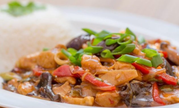 Resep Tumis Ayam Kemiri: Sajian Lezat yang Membuat Anda Tak Berhenti Menyantap Nasi