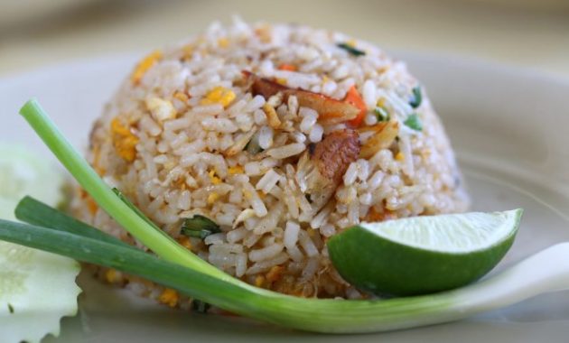 5 Bumbu Rahasia untuk Membuat Nasi Goreng Ikan Asin Petai Semakin Lezat