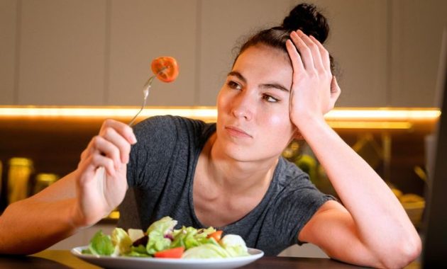 5 Alasan Mengapa Wanita Menjawab ‘Terserah’ Saat Diajak Makan, Pasti Bikin Pusing!