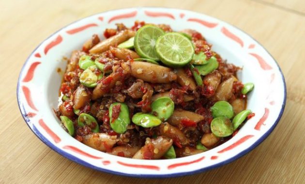 Resep Praktis: Oseng Cumi Asin Pete untuk Makan Siang yang Lezat