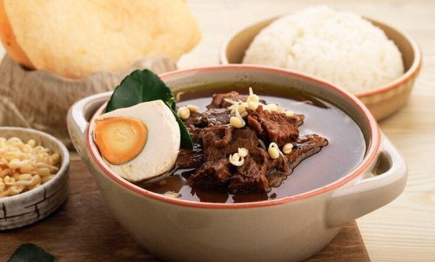 7 Restoran Legendaris di Sekitar Alun-Alun Kota Malang: Surga Kuliner Nusantara Sejak Zaman Kolonial