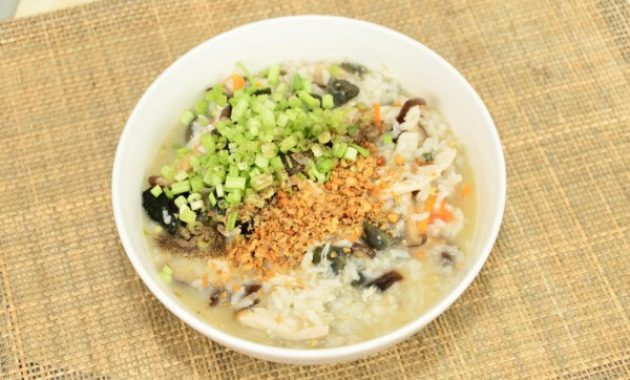 Resep Bubur Nasi Sayuran Pakai Rice Cooker, Gampang Dibuat Lho!
