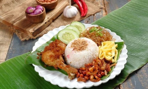 Buruan Cicipi! 4 Tempat untuk Menikmati Nasi Campur Terlezat di Surabaya