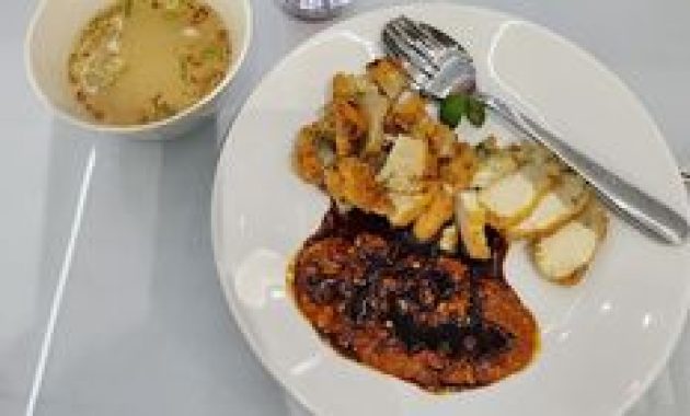 10 Tempat Wajib Coba untuk Siomay dan Batagor Legendaris di Bandung: Kenikmatan yang Tak Tertandingi