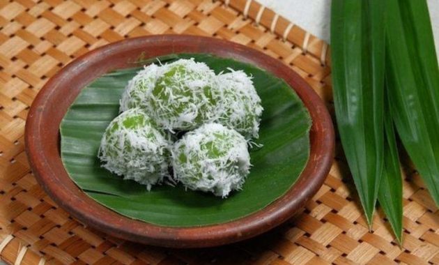 6 Tempat untuk Menikmati Klepon di Surabaya yang Akan Melerai Senyum Anda