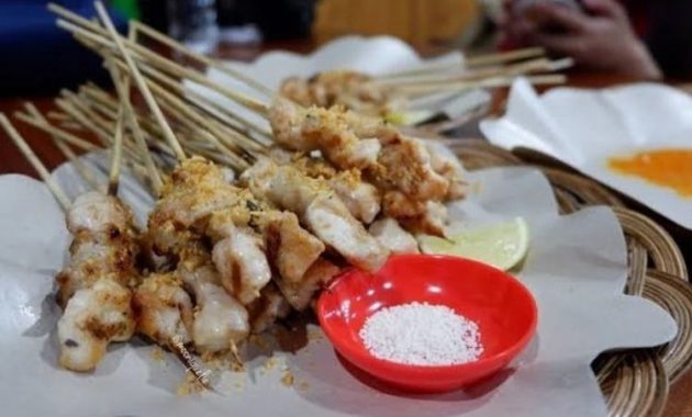 Tai Chan Nyot Nyot: Destinasi Unik untuk Menikmati Sate Spesial di Surabaya, Jangan Lewatkan!