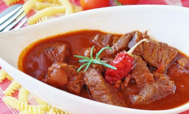 Resep Daging Sapi Bumbu Bali: Rasanya yang Gurih dan Pedas Akan Membuat Anda Ketagihan!