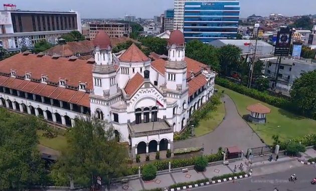 10 Keunikan Semarang: Dari Benteng hingga Surga Kuliner Memukau