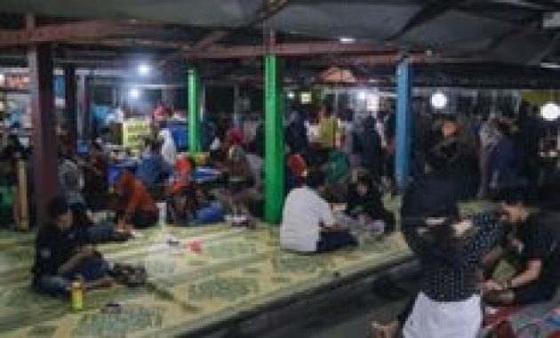 Rasai Kelezatan Legendaris dan Viral di 10 Kuliner Terbaik Pasar Condronegoro, Yogyakarta!