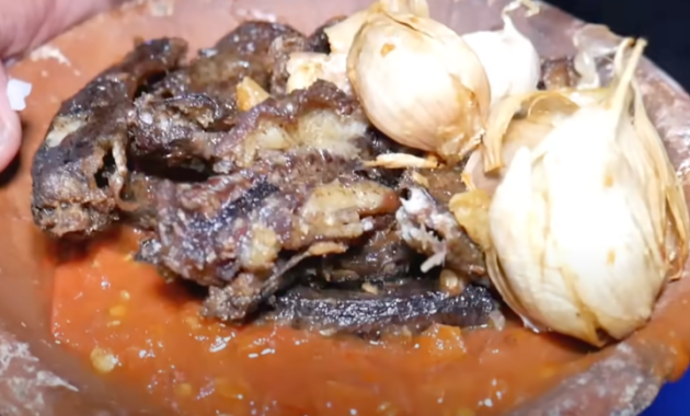Sorotan Unik Surabaya: 6 Tempat Wajib untuk Menyantap Belut Goreng Lezat yang Habis Dalam Sejam