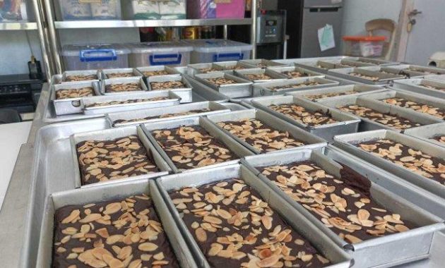 Brownies Ater-ater Syukuran: Ide Kreatif UMKM Brounis Paris Menjadi Fenomena di Masa Pandemi