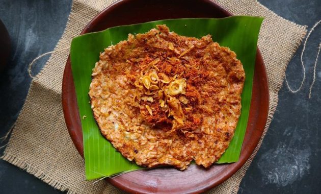 Kerak Telor: Siulan Sejarah Betawi dalam Semangkuk Kuliner Legendaris