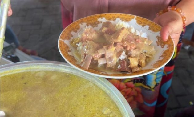Eksplorasi Rasa di Surabaya Timur: 7 Tempat Makan Enak dan Hemat yang Wajib Dicoba Bersama Keluarga