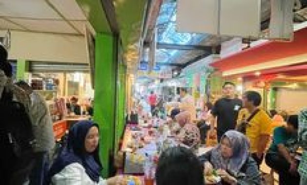 Cari Tempat Makan Viral di Pasar Cihapit Bandung? Ini 5 Kuliner Enak & Murah yang Selalu Rame!