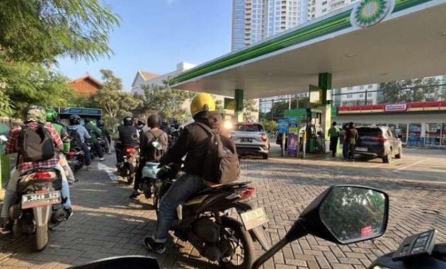 Gratis 1 Liter, Bandingkan Harga Pertamax Shell Vivo & BP AKR Hari Ini 20/7