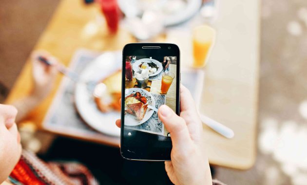 Ironi Makanan Digital: Konten Blogger Menghilangkan Rezeki