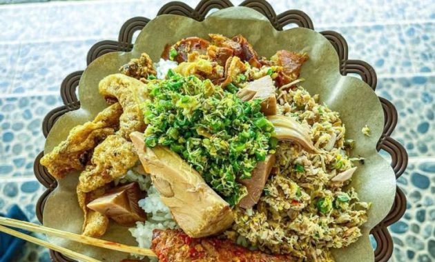 10 Tempat Makan Nasi Lawar Lezat di Bali