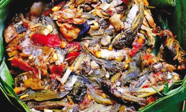 Tumis Kecebong dan 10 Kuliner Ekstrem Thailand yang Membikin Mual