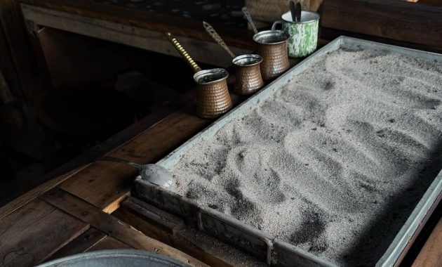 5 Rekomendasi Rumah Makan Mojokerto untuk Keluarga, Ada yang Berkonsep Makan di Tengah Sawah!