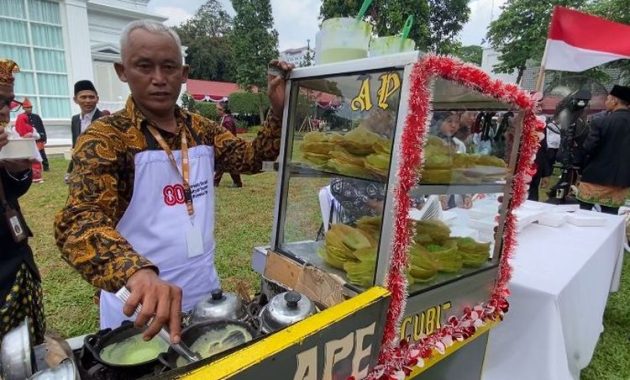 Istana Bawa Puluhan Gerobak Kuliner untuk Peserta Upacara HUT RI, Ada Rujak dan Kerak Telor