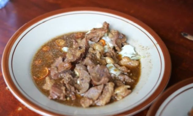 8 Tempat Makan Tengkleng Solo yang Tak Boleh Dilewatkan, Rasa Gurihnya Menggugah Selera