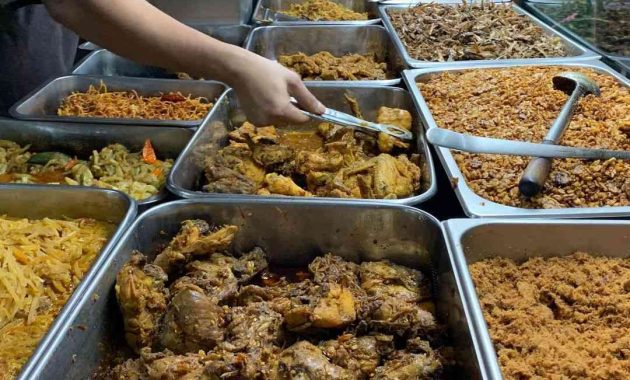 Nasi Pedas Bu Andika: Surga Rasa Pedas