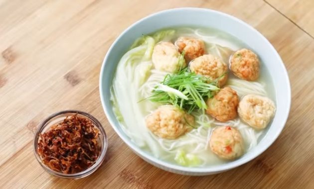 Resep Bakso Ikan Ayam Korea dengan Kuah Wakame dan Sambal Teri Pedas