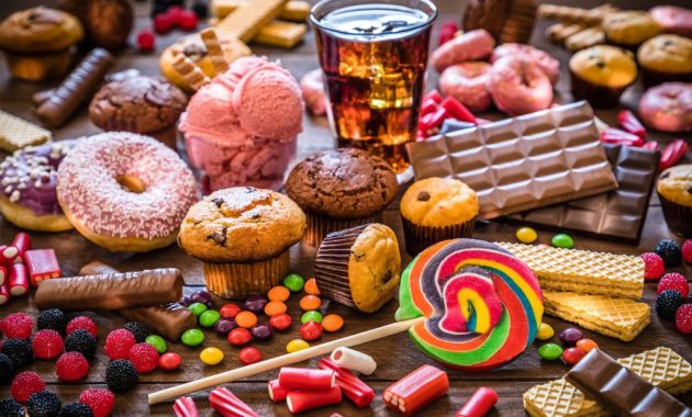 7 Makanan yang Menyebabkan Penuaan Kulit