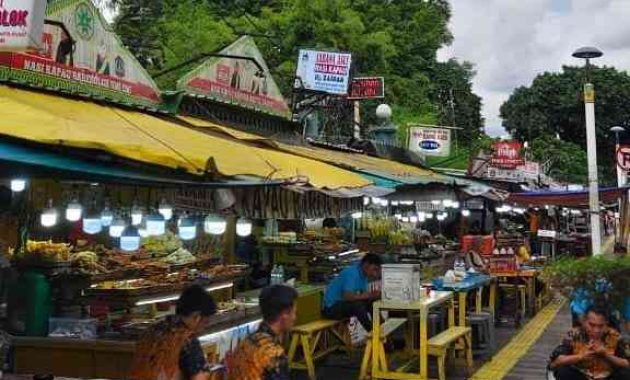 Sentra Kuliner Kramat: Tradisi dan Tata Ruang Kota