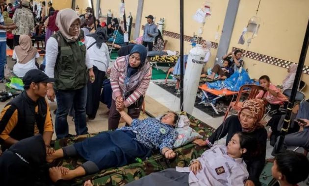 Ikan Hiu dan Belatung: Program MBG Meracuni Ratusan Ribu Anak Indonesia