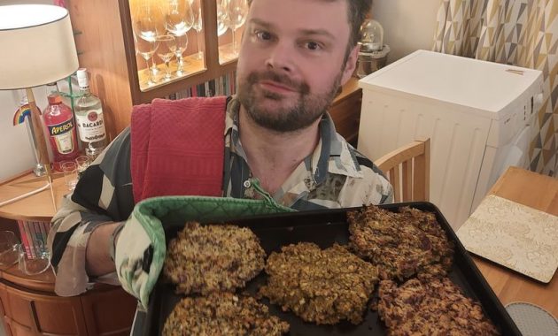 Saya membandingkan bahan isian dari Paxo, Sainsbury’s, Tesco, M&S dan Waitrose tepat waktu untuk Natal