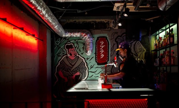 Bar dan kehidupan malam terbaik di Osaka