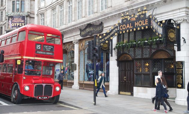 Pub-pub di London ini telah dinobatkan sebagai yang paling nyaman di Inggris untuk Natal