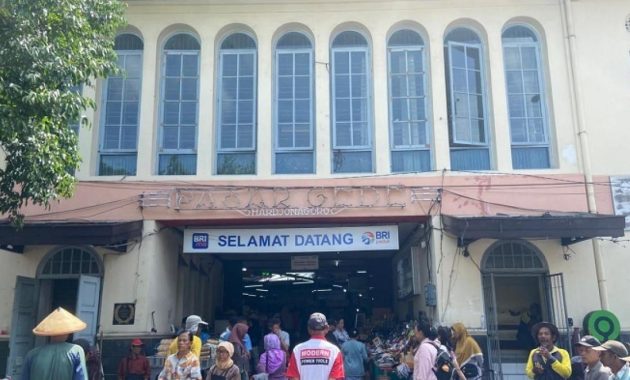 Itinerary Kuliner Siang Bu Dermi Pasar Gede Solo