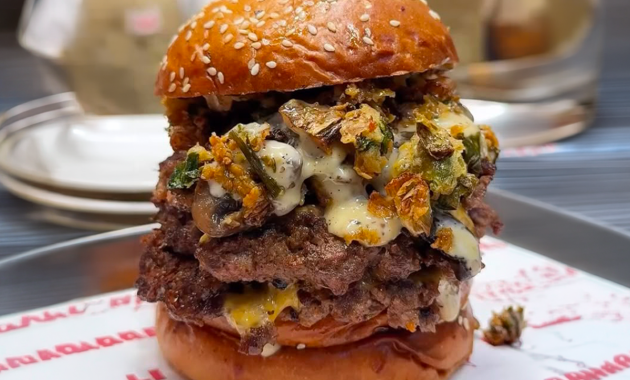 7 Burger Populer di Jakarta yang Jadi Buruan Foodies, Daring Deli Jadi Primadona Kuliner 2026